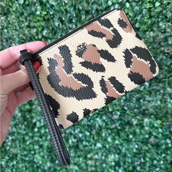 Coach Leopard Print Wristlet NWT - Picture 1 of 3